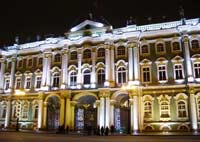 Освещение Зимнего дворца в Санкт-Петербурге